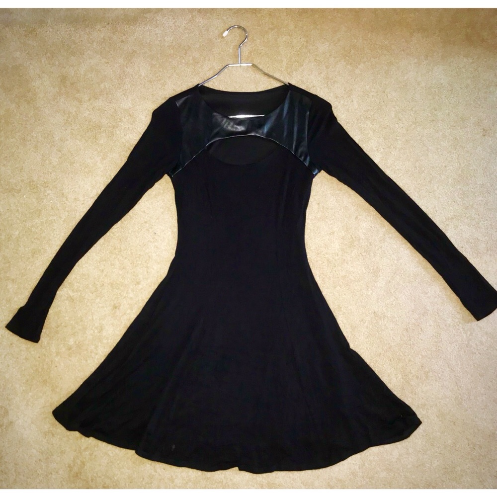 Black long sleeves dress